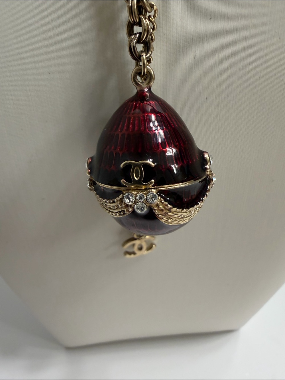 Vintage CHANEL Gold-Tone Chain Necklace with Gripoix Pendant - 08 A (2008) W/COA - Picture 3 of 7